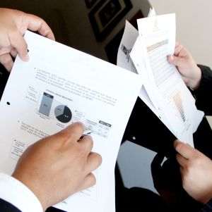 Investitorii-cheie ai FP nu vând în oferta Lion Capital